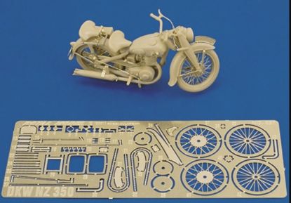 Picture of Triumph 3HW Motorcycle w/British MP Set