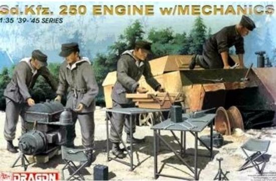 Picture of Sd.Kfz.250 Engine w/Mechanics