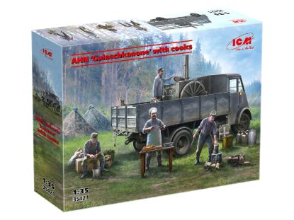 Picture of AHN 'Gulaschkanone' with cooks