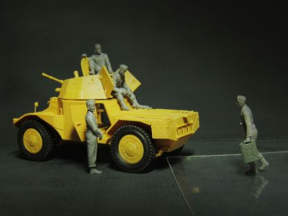 Picture of Germany Armoured Vehicle Crew (1941-1942) (4 figures and cat)  