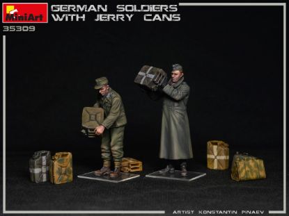Picture of Germany Soldiers w/Jerry Cans