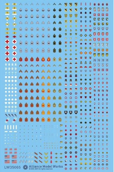 Picture of WWII US ARMY Insignia Set 